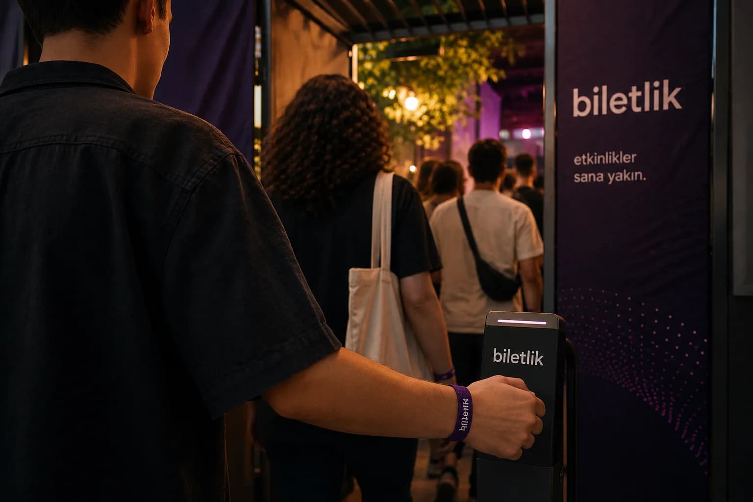 Attendee entering an event with a biletlik wristband